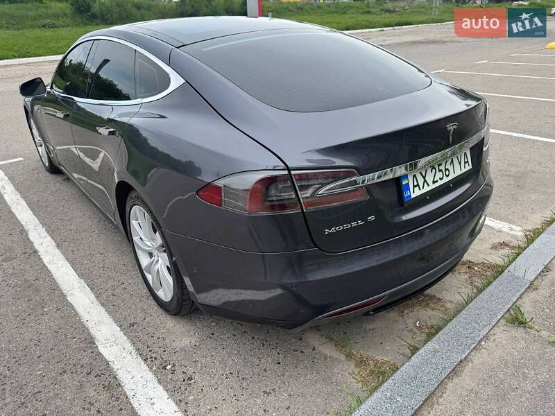 Ліфтбек Tesla Model S 2015 в Харкові