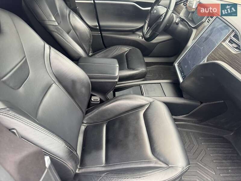 Ліфтбек Tesla Model S 2015 в Харкові