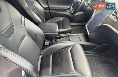 Лифтбек Tesla Model S 2015 в 