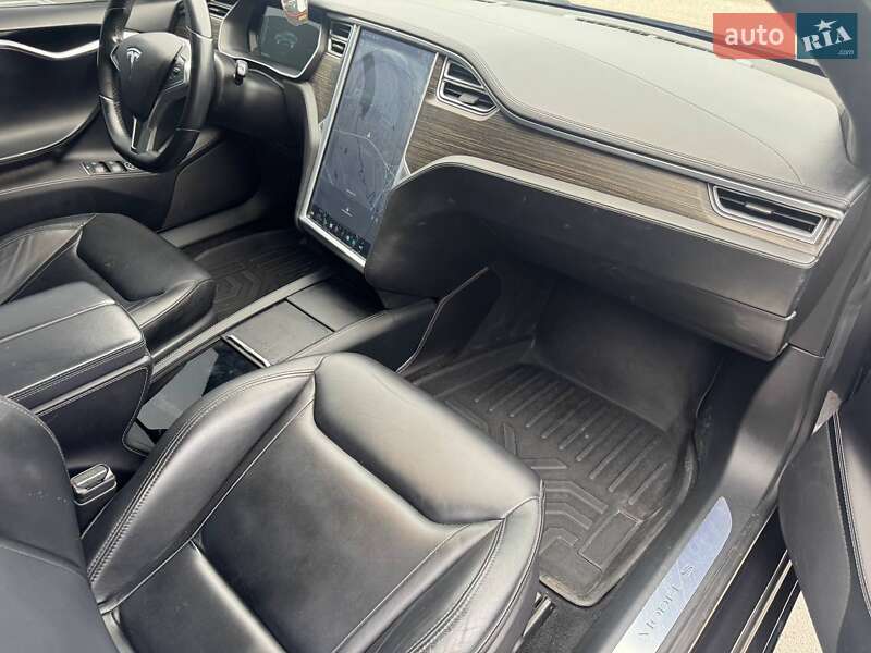 Ліфтбек Tesla Model S 2015 в Харкові