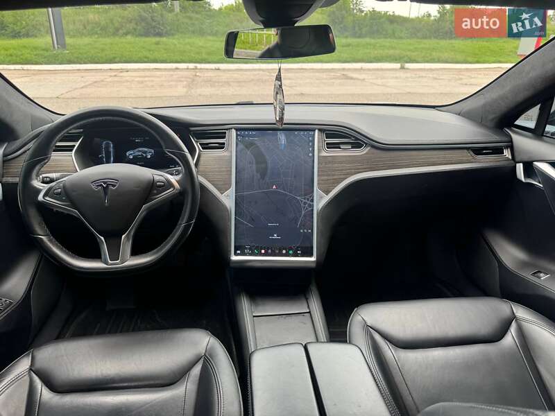 Ліфтбек Tesla Model S 2015 в Харкові