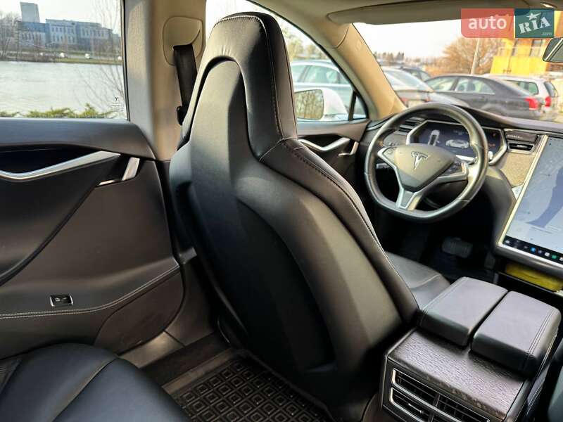 Лифтбек Tesla Model S 2013 в Ивано-Франковске