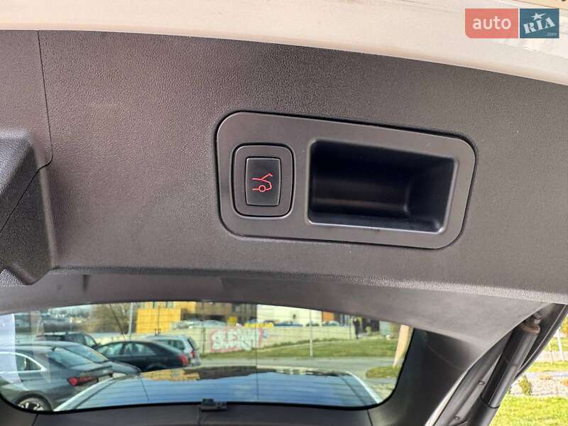 Лифтбек Tesla Model S 2013 в Ивано-Франковске