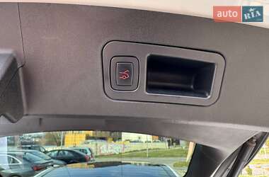 Лифтбек Tesla Model S 2013 в 