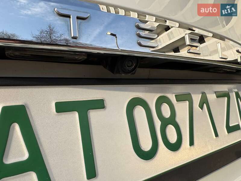 Лифтбек Tesla Model S 2013 в Ивано-Франковске