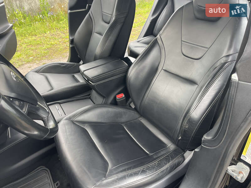 Лифтбек Tesla Model S 2016 в Львове фото 7 Лифтбек Tesla Model S 2016 в Львове