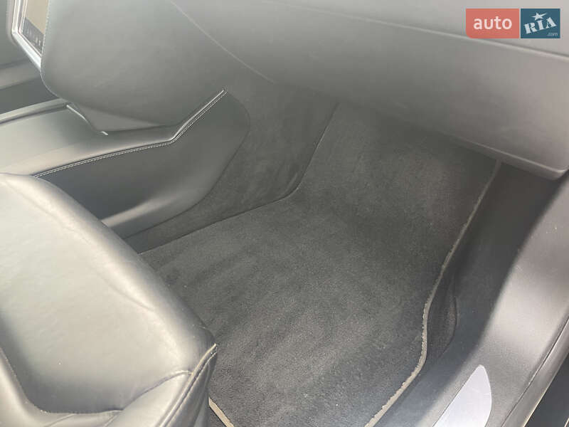 Лифтбек Tesla Model S 2016 в Львове фото 18 Лифтбек Tesla Model S 2016 в Львове