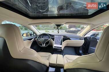 Лифтбек Tesla Model S 2016 в 