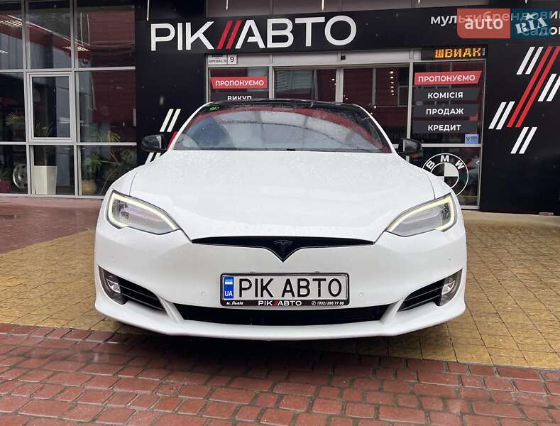 Ліфтбек Tesla Model S 2020 в Львові