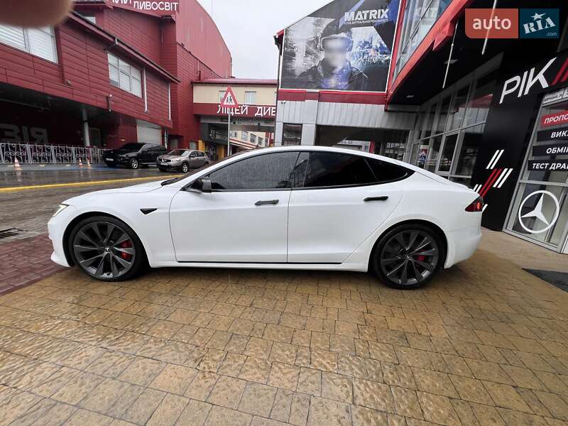 Ліфтбек Tesla Model S 2020 в Львові