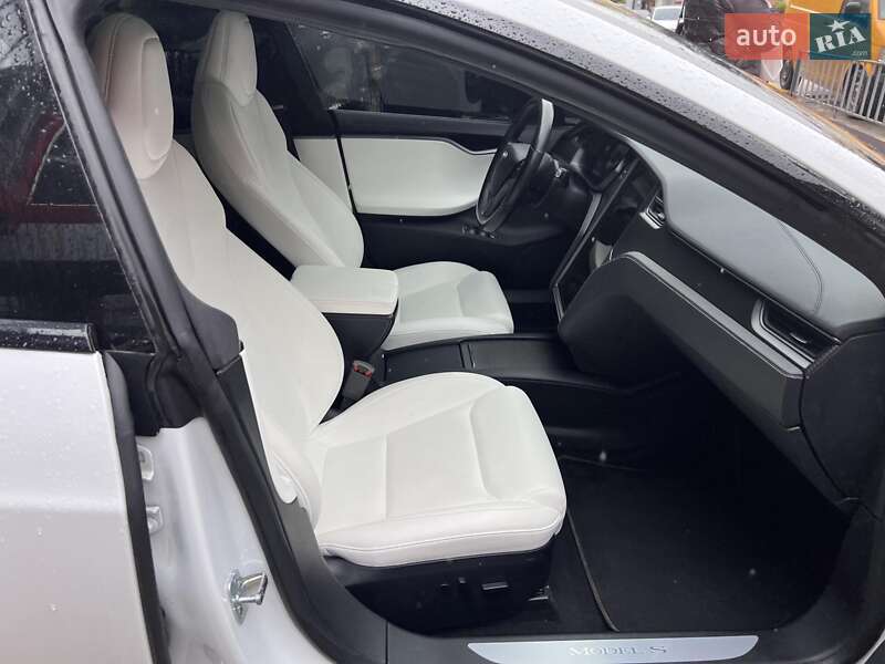 Ліфтбек Tesla Model S 2020 в Львові