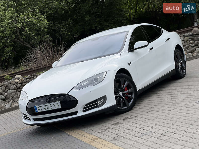 Лифтбек Tesla Model S 2014 в Ивано-Франковске