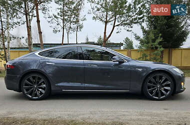 Лифтбек Tesla Model S 2015 в 