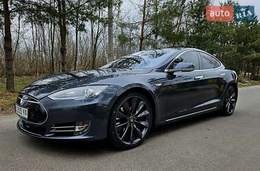 Лифтбек Tesla Model S 2015 в Львове