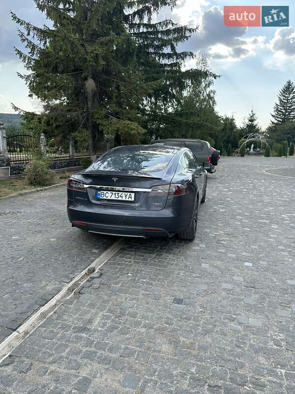 Ліфтбек Tesla Model S 2015 в Золочеві
