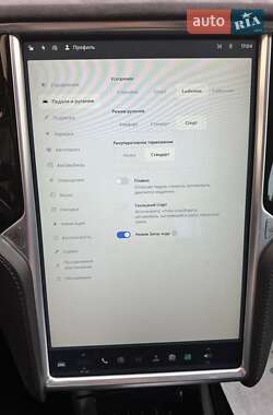 Лифтбек Tesla Model S 2015 в 