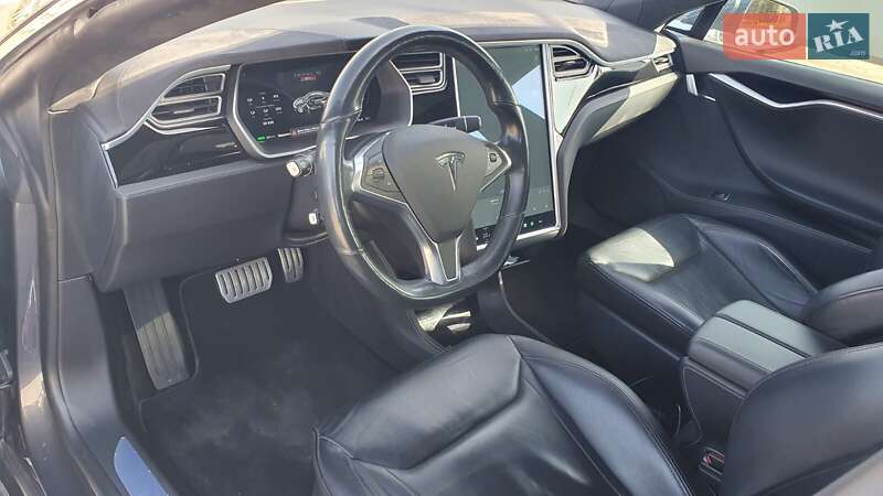 Ліфтбек Tesla Model S 2015 в Золочеві