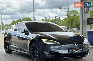 Ліфтбек Tesla Model S 2018 в 