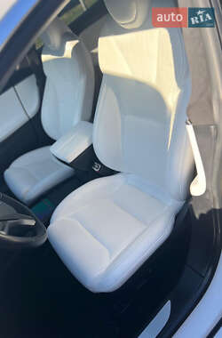 Лифтбек Tesla Model S 2020 в 