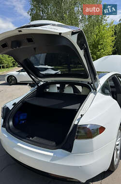 Лифтбек Tesla Model S 2020 в 