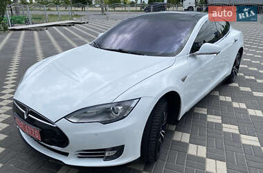 Лифтбек Tesla Model S 2014 в 