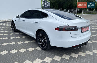 Лифтбек Tesla Model S 2014 в 