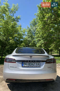 Лифтбек Tesla Model S 2017 в 