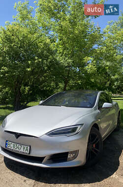 Лифтбек Tesla Model S 2017 в 