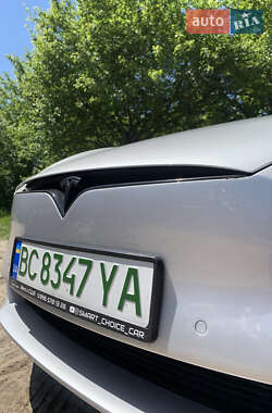 Лифтбек Tesla Model S 2017 в 