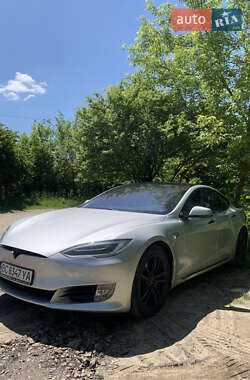 Лифтбек Tesla Model S 2017 в 