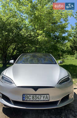 Лифтбек Tesla Model S 2017 в 