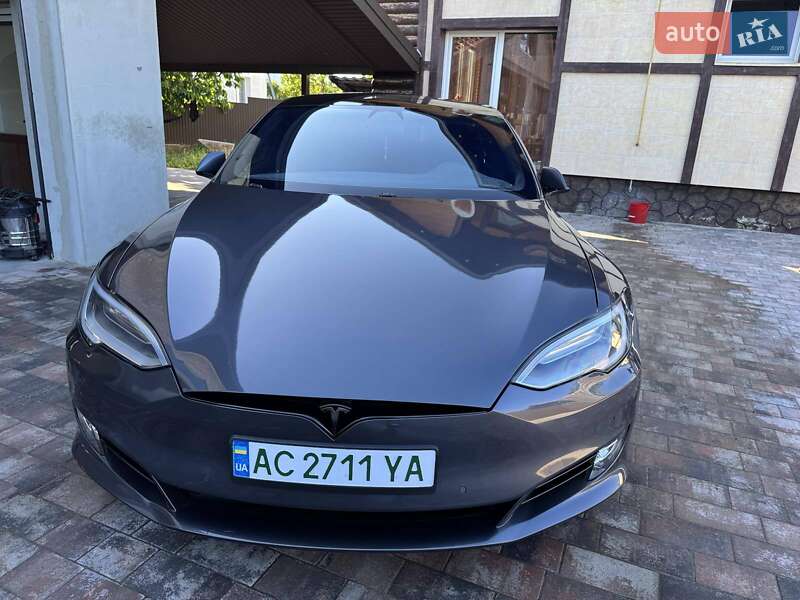 Ліфтбек Tesla Model S 2017 в 