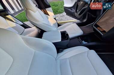 Лифтбек Tesla Model S 2018 в Львове