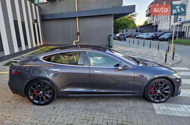 Лифтбек Tesla Model S 2018 в Львове