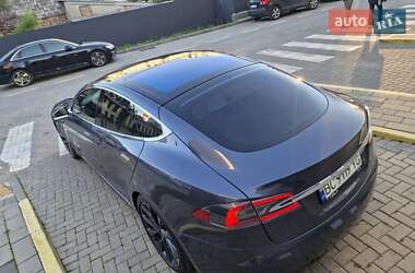 Лифтбек Tesla Model S 2018 в Львове