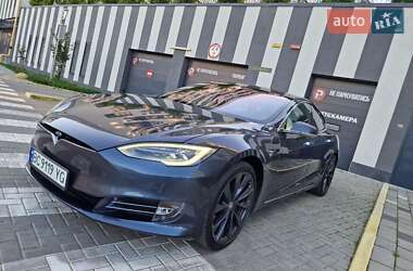 Лифтбек Tesla Model S 2018 в Львове