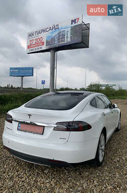 Лифтбек Tesla Model S 2015 в 