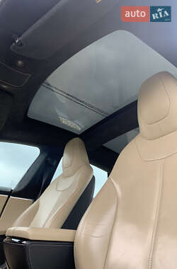 Лифтбек Tesla Model S 2015 в 