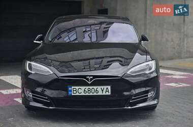 Лифтбек Tesla Model S 2017 в 