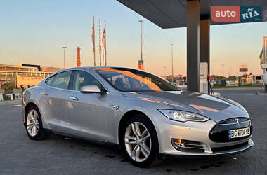 Лифтбек Tesla Model S 2014 в 