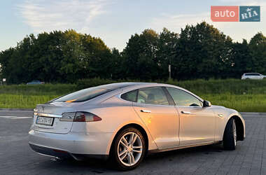 Лифтбек Tesla Model S 2014 в 