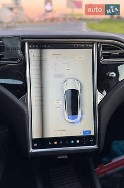 Лифтбек Tesla Model S 2014 в 