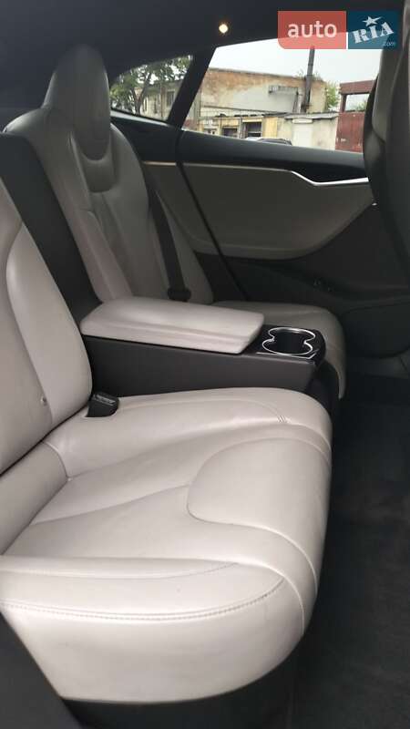 Лифтбек Tesla Model S 2015 в Львове фото 13 Лифтбек Tesla Model S 2015 в Львове
