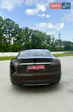 Лифтбек Tesla Model S 2014 в 