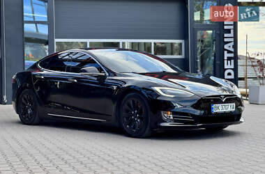 Лифтбек Tesla Model S 2018 в 