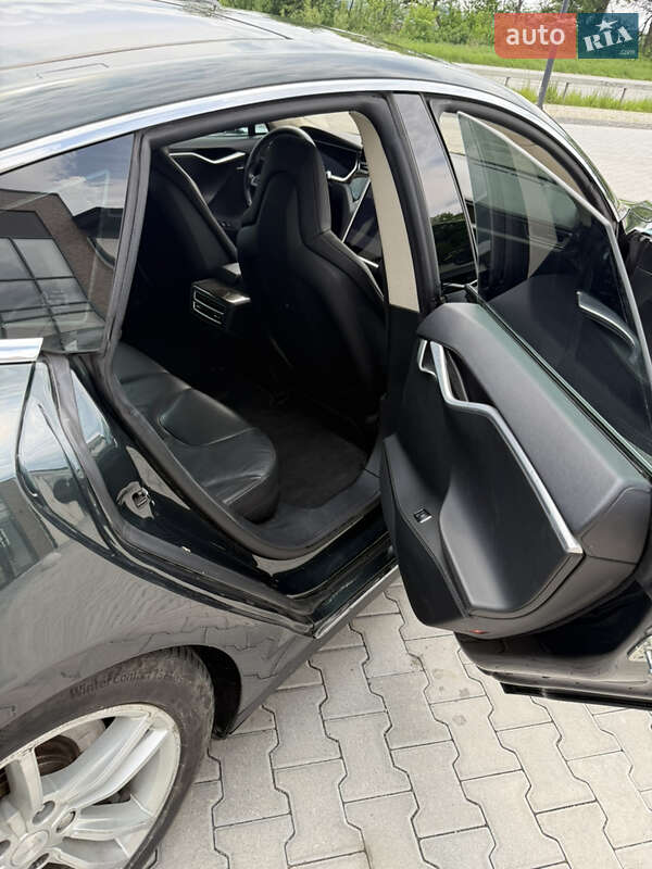 Ліфтбек Tesla Model S 2014 в Тернополі