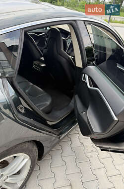 Лифтбек Tesla Model S 2014 в 