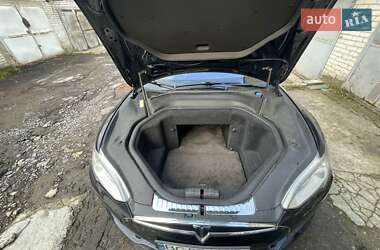Ліфтбек Tesla Model S 2013 в 