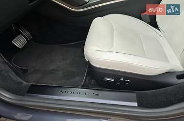 Ліфтбек Tesla Model S 2021 в 
