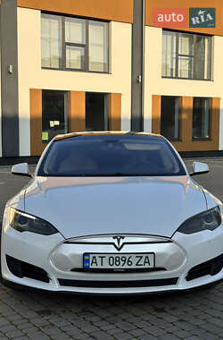 Лифтбек Tesla Model S 2013 в 
